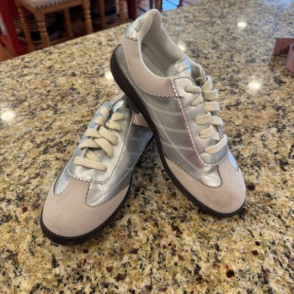 Super cute Casual silver and white sneakers similar to Adidas Sambas- brand new! - Picture 3 of 7